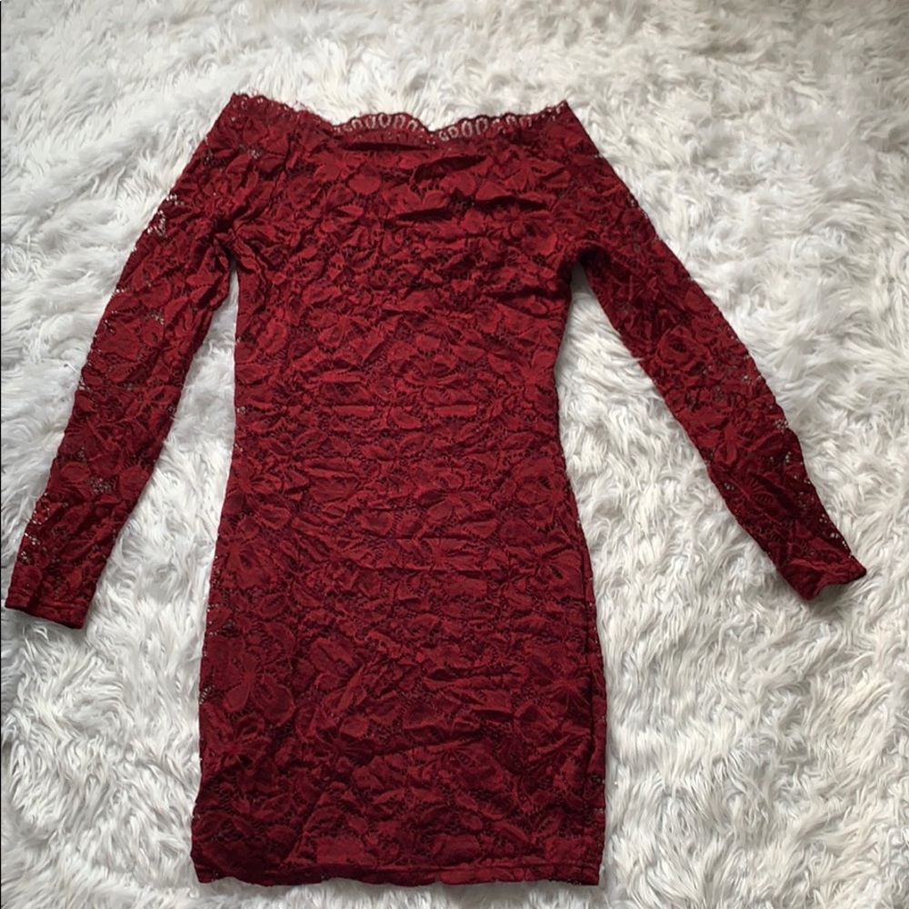 Maroon bodycon dress!!